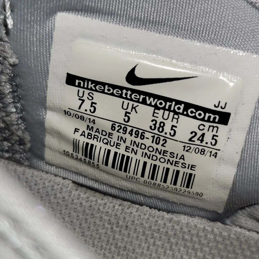 Nike Free TR Fit 4 Womens 7.5 White Silver Training Shoes Sneakers 629496-102